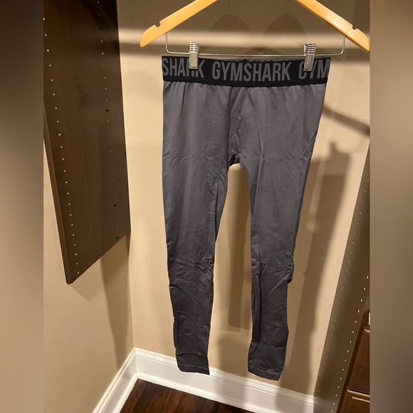 Gymshark Pants - Gymshark Black and Gray Activewear